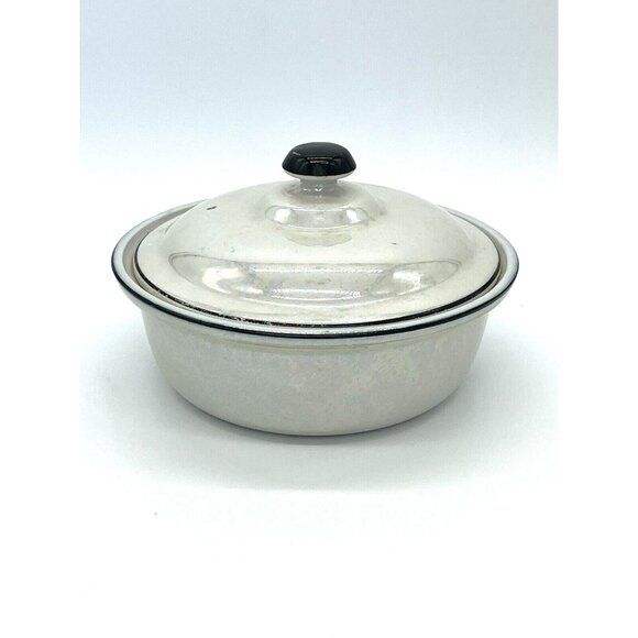 Lusterware Round Casserole Dish W/Lid, Made For Forman Bros. By The Hall China - Picture 5 of 6